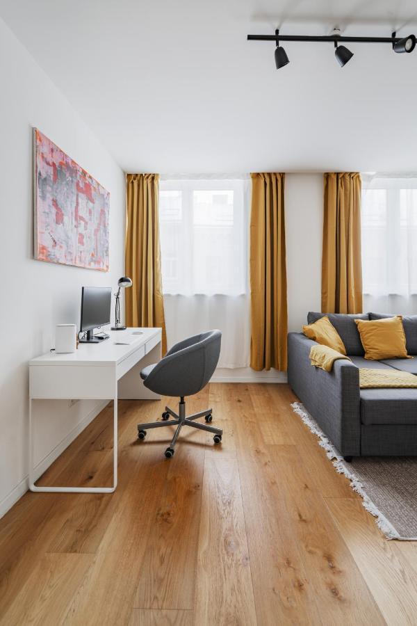 Business Apartment With Air Condition Wina Bagian luar foto