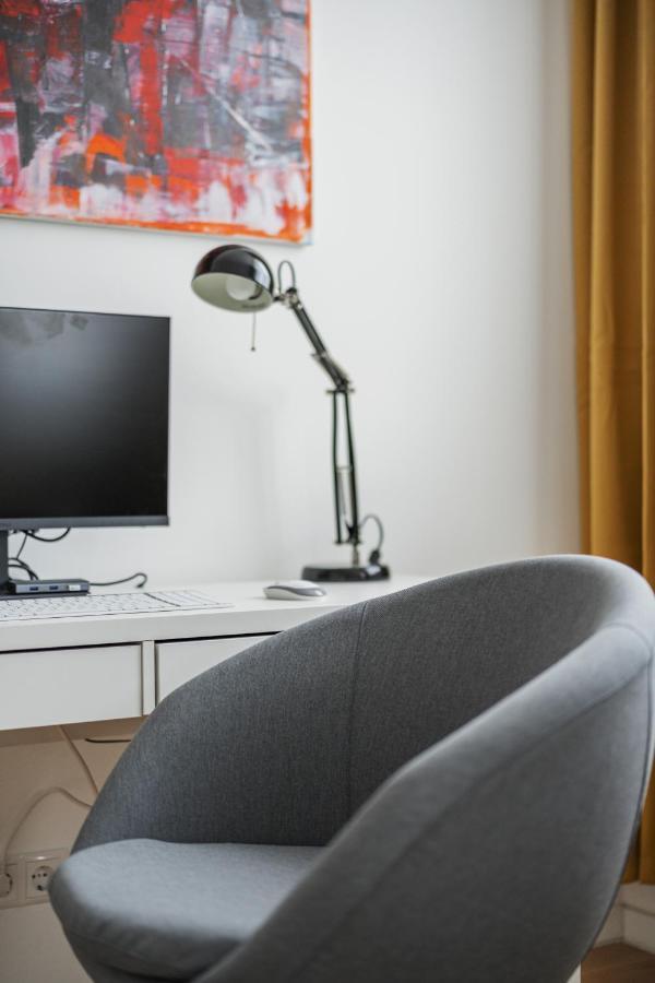 Business Apartment With Air Condition Wina Bagian luar foto