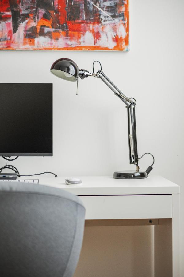 Business Apartment With Air Condition Wina Bagian luar foto