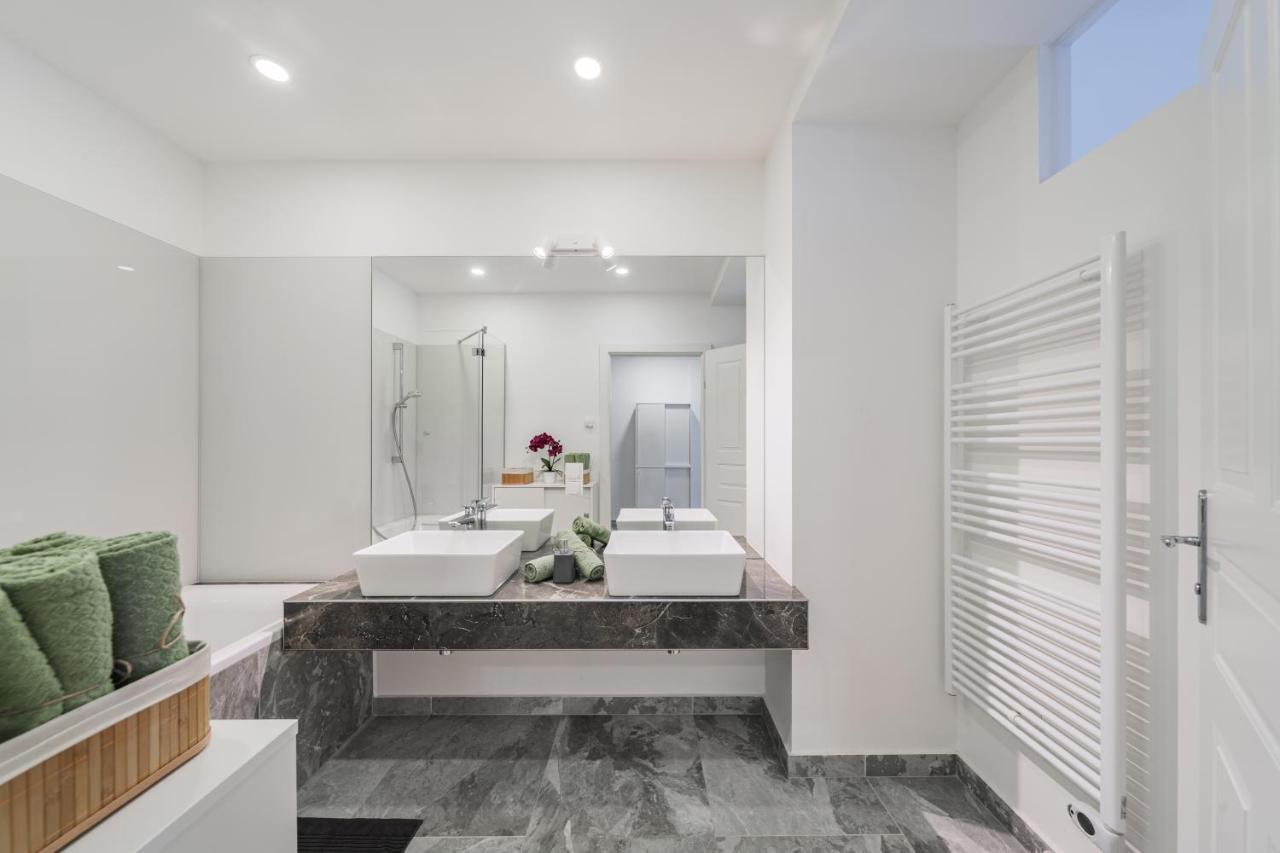 Business Apartment With Air Condition Wina Bagian luar foto