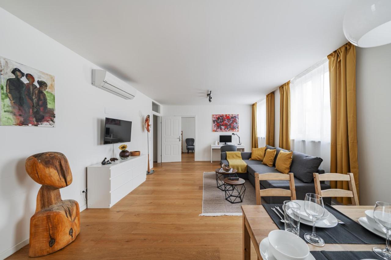 Business Apartment With Air Condition Wina Bagian luar foto