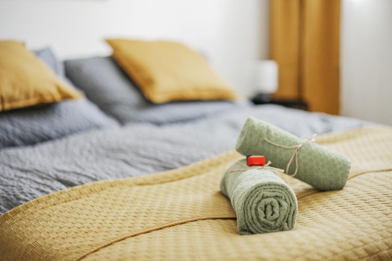 Business Apartment With Air Condition Wina Bagian luar foto